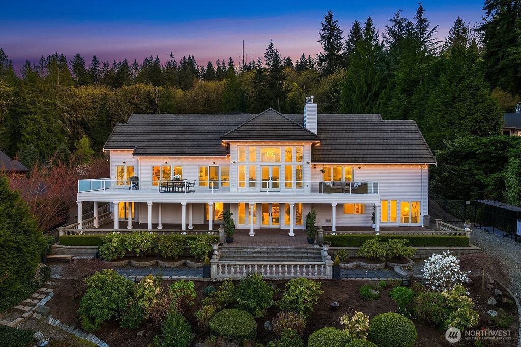 Photo of 5918 173rd Lane SE, Bellevue, WA 98006 (MLS # 2360668)