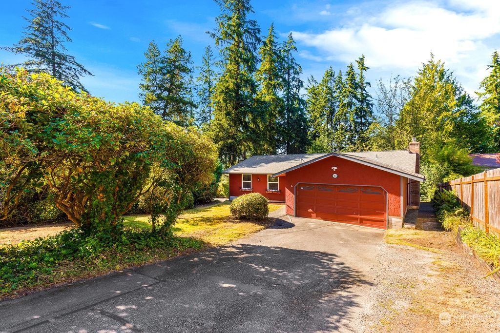 Photo of 7812 NE 165th Street, Kenmore, WA 98028 (MLS # 2262064)