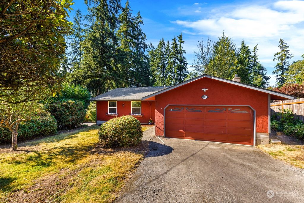 Photo of 7812 NE 165th Street, Kenmore, WA 98028 (MLS # 2262064)