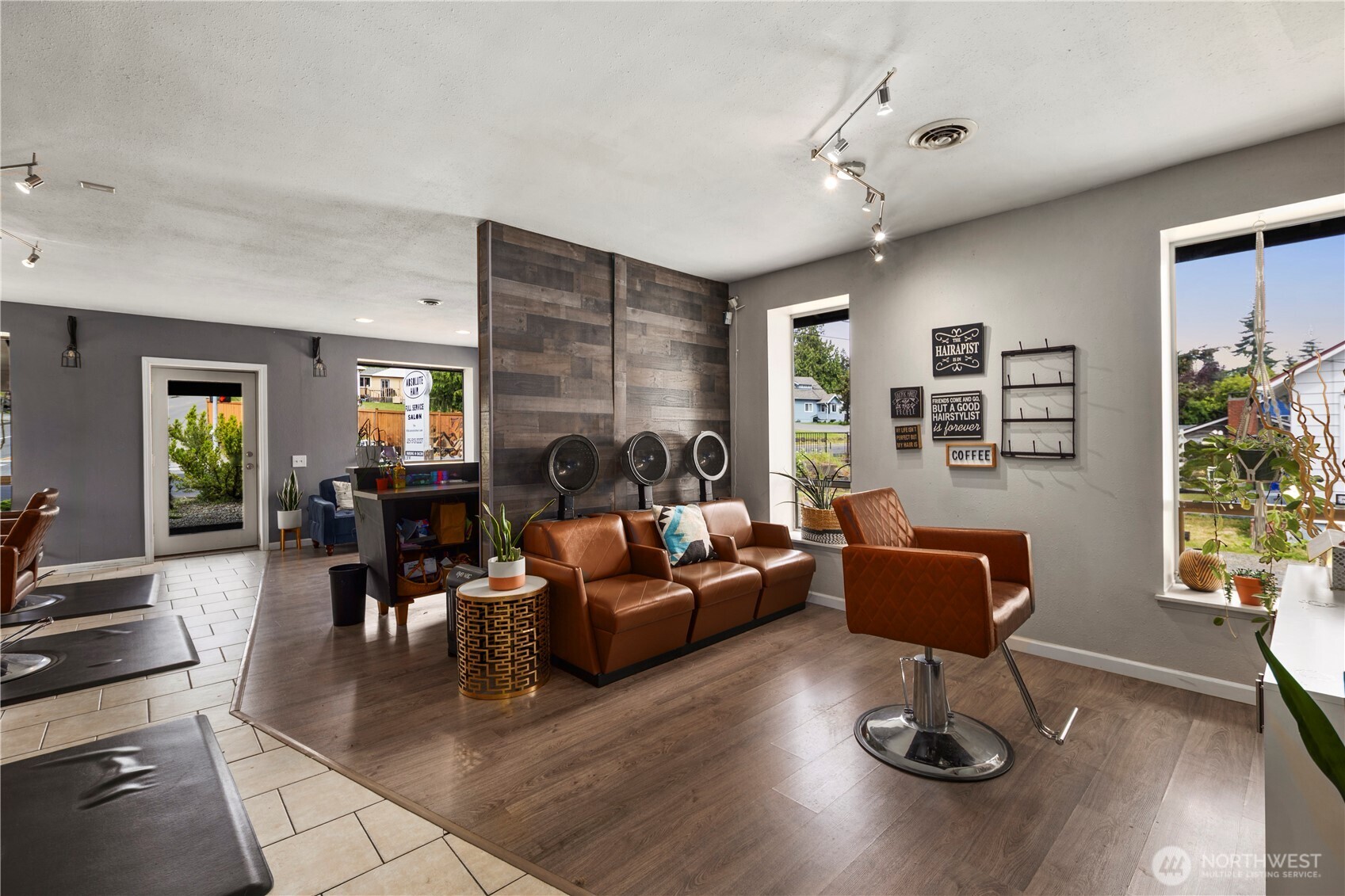 7439 Beverly Boulevard