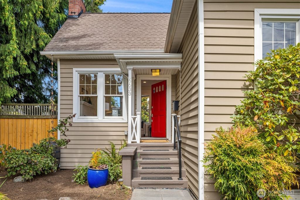 Photo of 6633 Woodlawn Avenue N, Seattle, WA 98103 (MLS # 2417867)