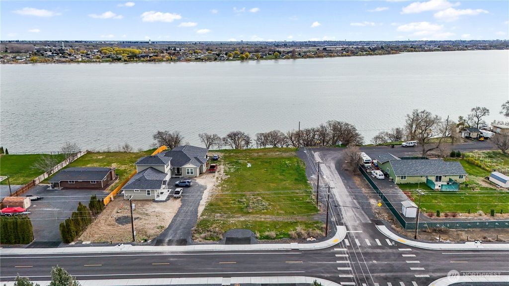 Photo of 0 NNA Westshore Drive NE, Moses Lake, WA 98837 (MLS # 2501180)