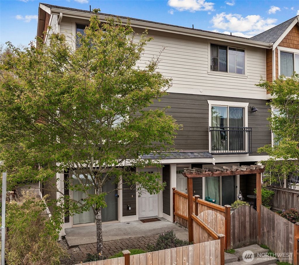Photo of 9011 46th Avenue S #B, Seattle, WA 98118 (MLS # 2528584)