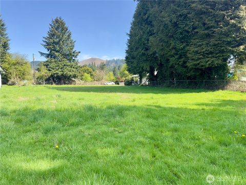 715 NE Pioneer Avenue NE Castle Rock WA 98611