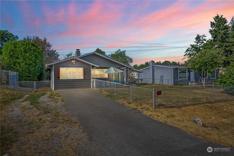 A home in Spanaway