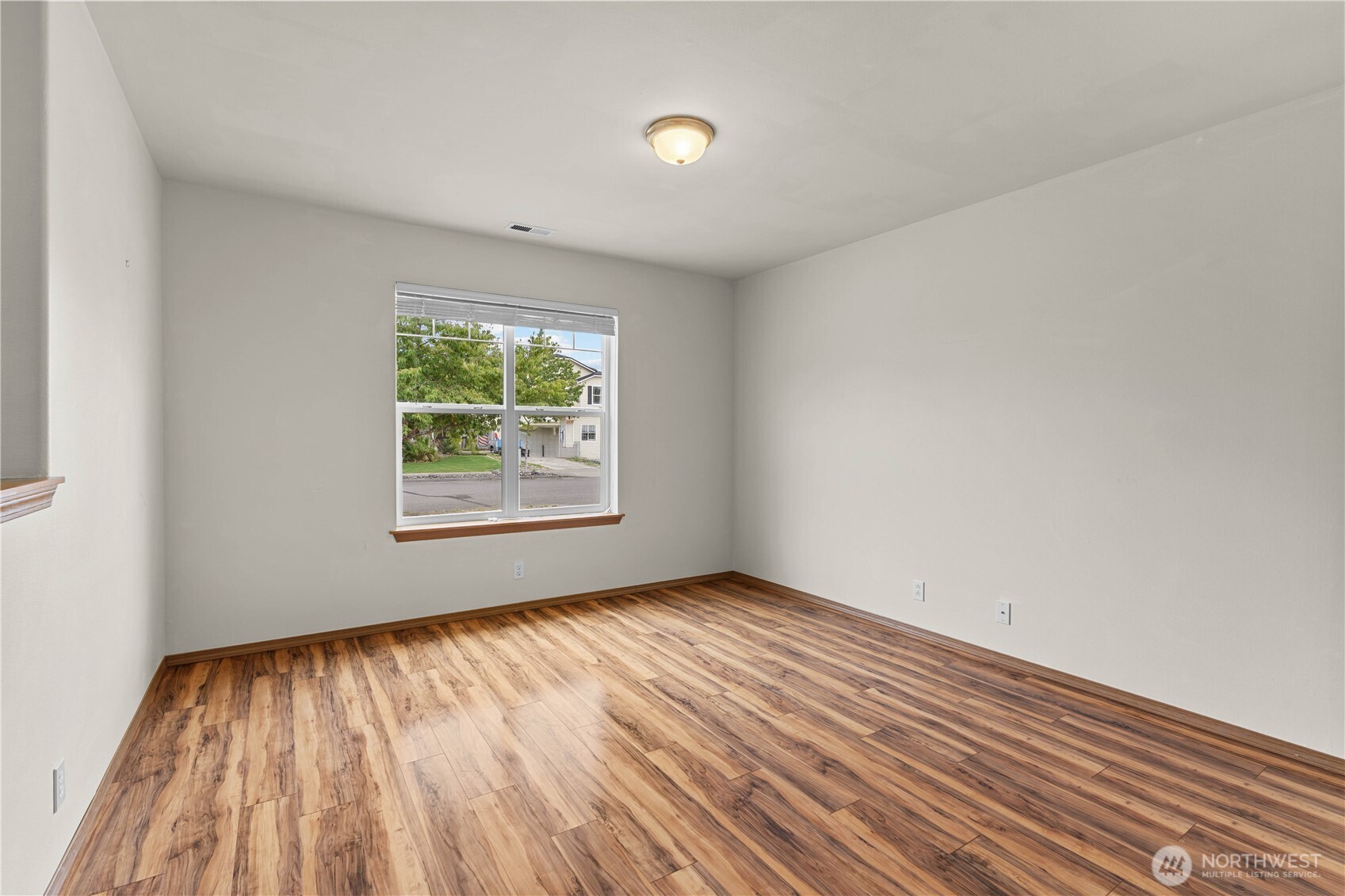109 Weaver Street NE