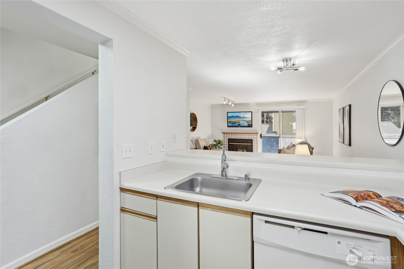 260 Newport Way NW C24