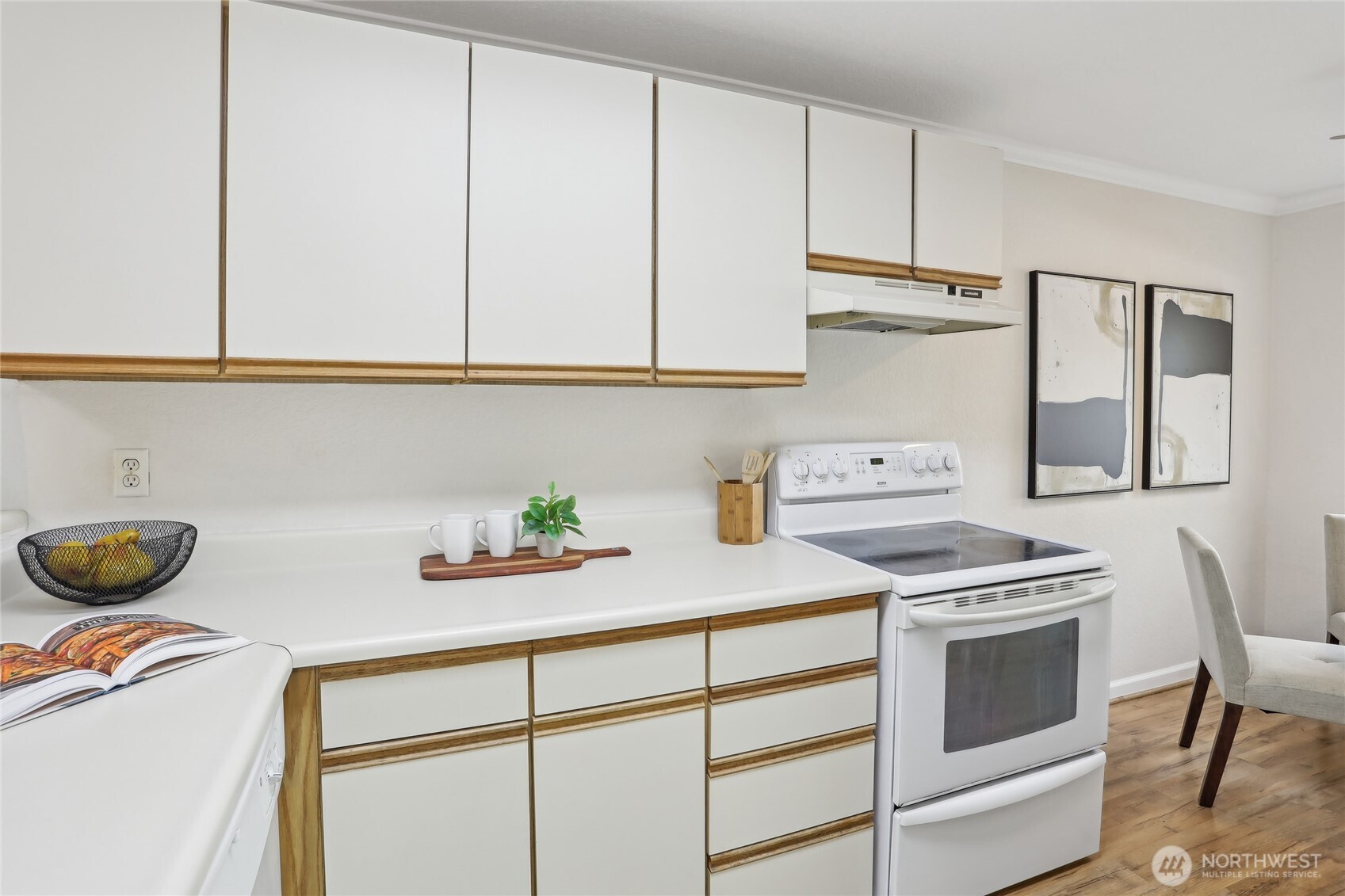 260 Newport Way NW C24