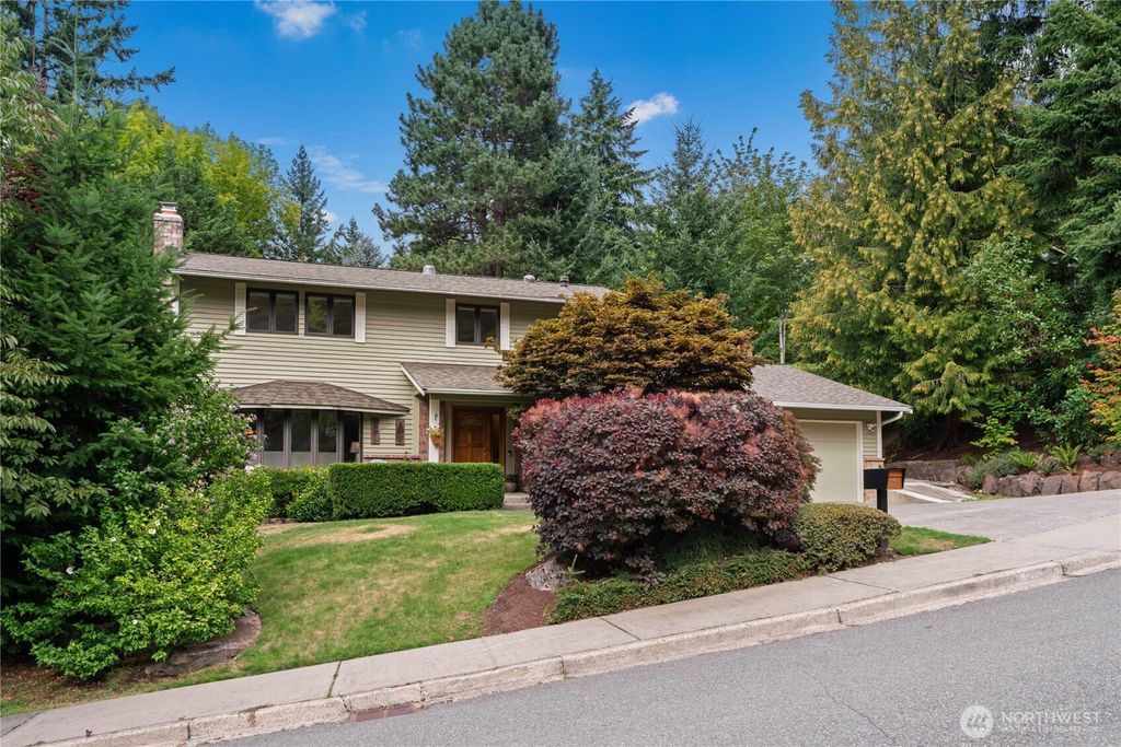 Photo of 15240 SE 49th Street, Bellevue, WA 98006 (MLS # 2423211)