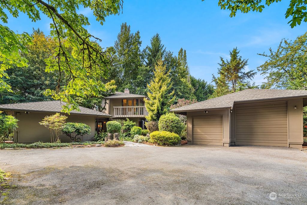 Photo of 15555 168th Avenue NE, Woodinville, WA 98072 (MLS # 2164267)