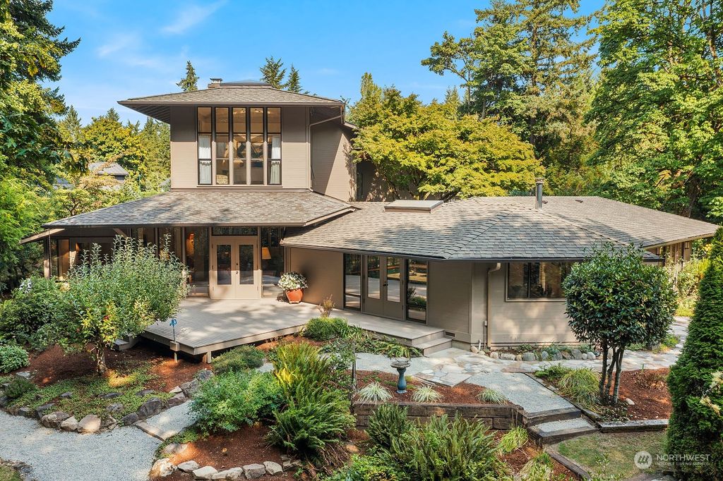 Photo of 15555 168th Avenue NE, Woodinville, WA 98072 (MLS # 2164267)