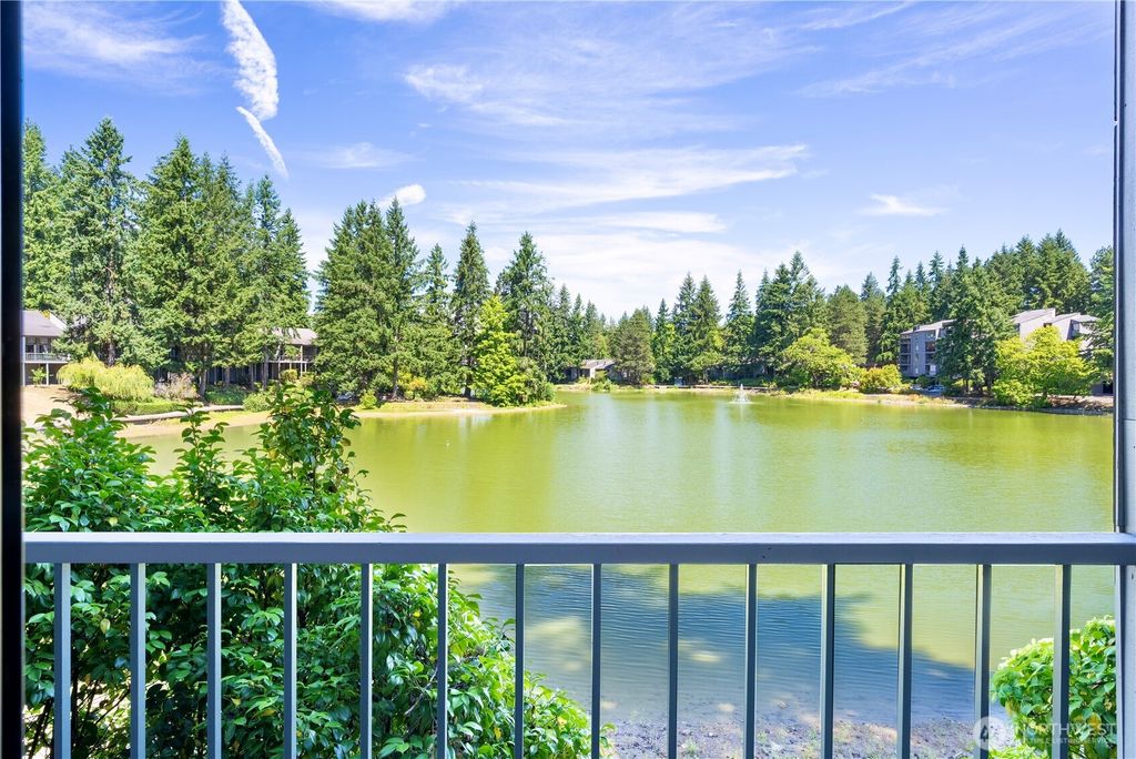 Photo of 13846 NE 60th Way #118, Redmond, WA 98052 (MLS # 2438396)