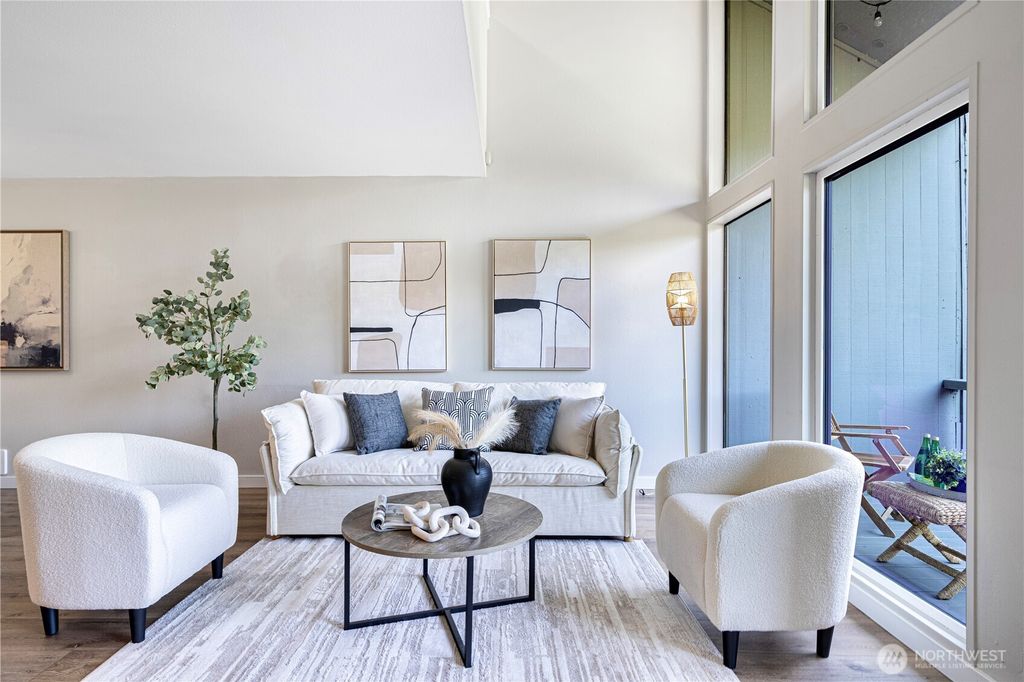 Photo of 13846 NE 60th Way #118, Redmond, WA 98052 (MLS # 2438396)