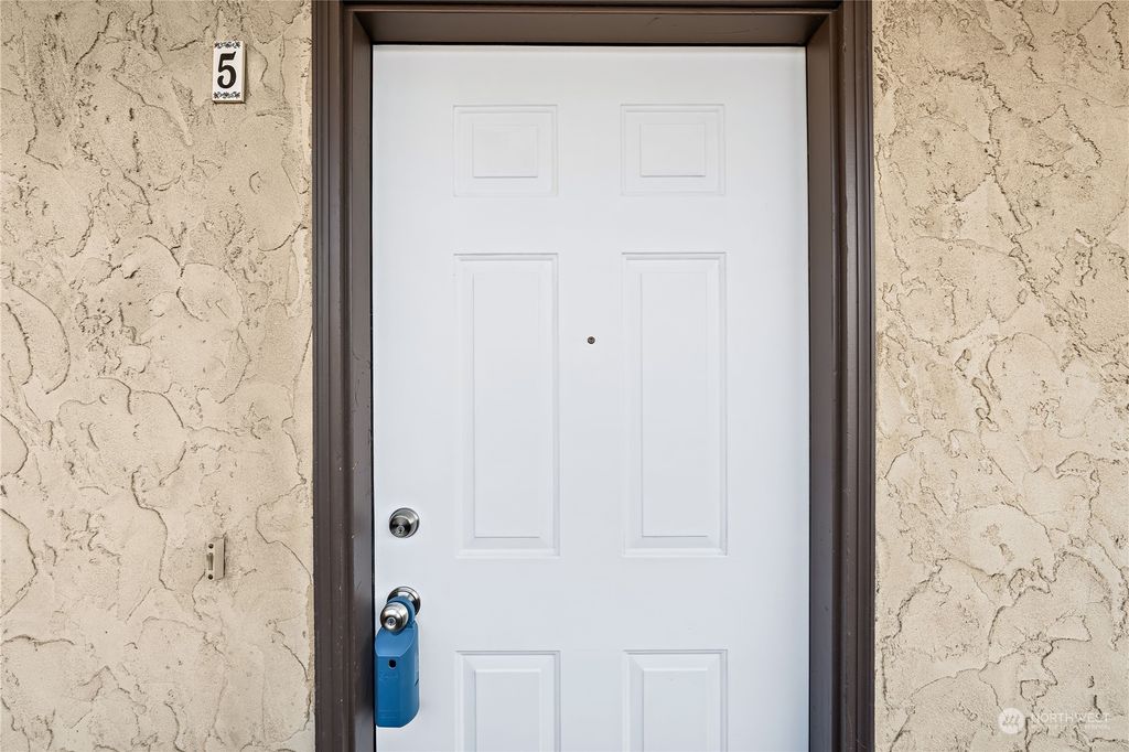Photo of 15314 4th Avenue SW #5, Burien, WA 98166 (MLS # 2287981)