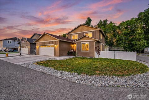 Photo of 410 Riverside Meadow Mdw, Cashmere, WA 98815 (MLS # 2533669)