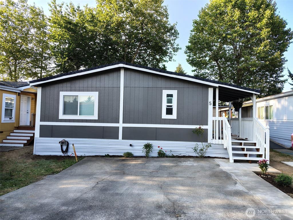 Photo of 22111 108th Avenue SE #5, Kent, WA 98031 (MLS # 2568584)