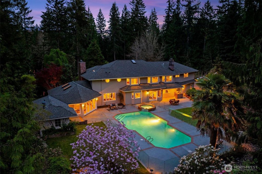 Photo of 21520 SE 13th Place, Sammamish, WA 98075 (MLS # 2511195)