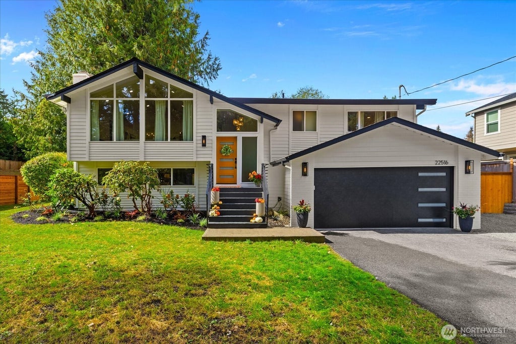 Photo of 22516 93rd Place W, Edmonds, WA 98020 (MLS # 2590087)