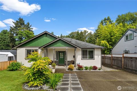 409 9TH Avenue NE Puyallup WA 98372