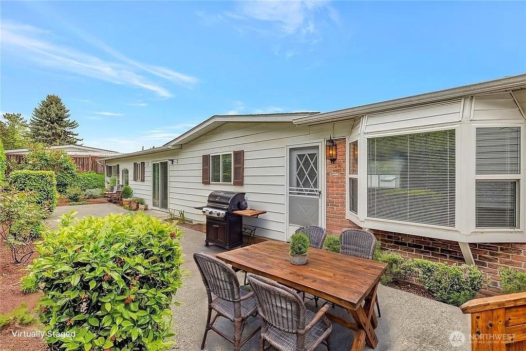 Photo of 17044 Woodcrest Drive NE, Bothell, WA 98011 (MLS # 2546368)