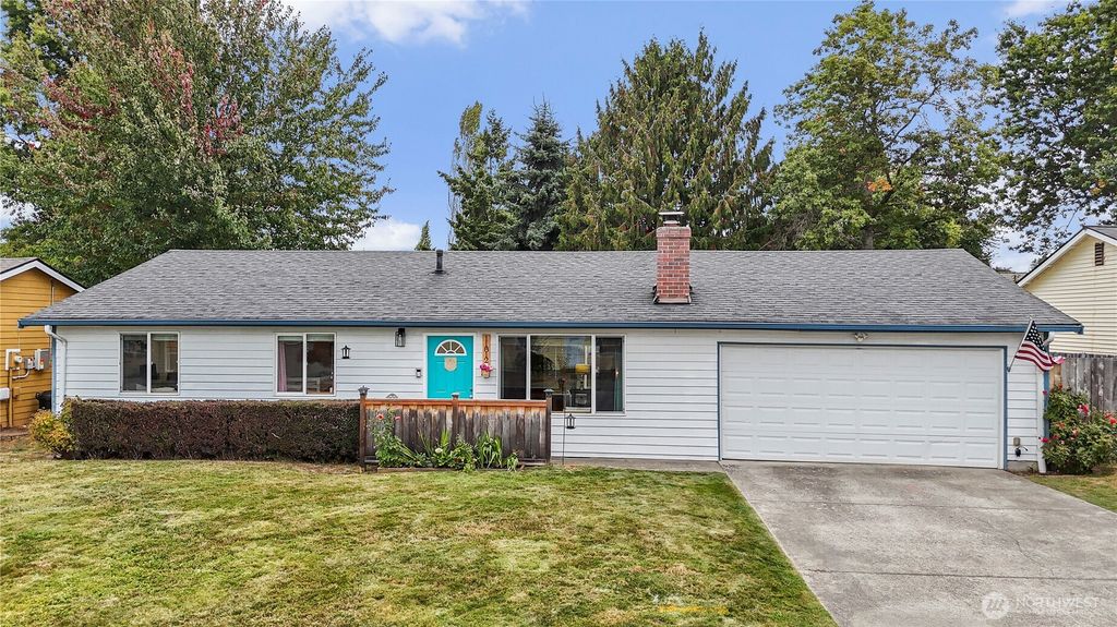 Photo of 11812 SE 253rd Street, Kent, WA 98030 (MLS # 2440381)