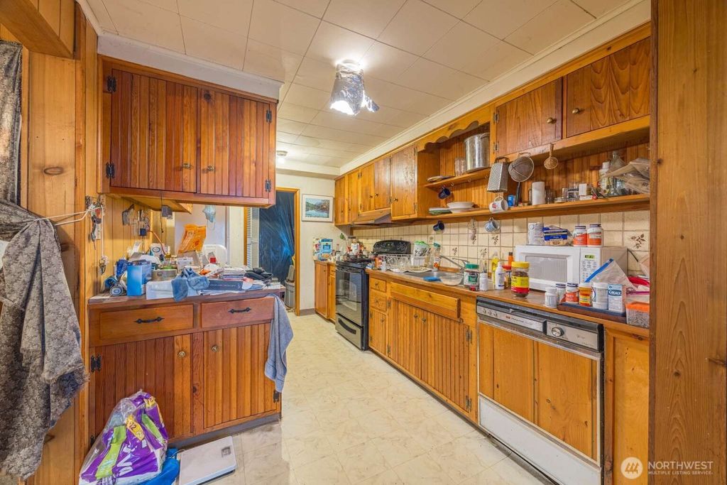 Photo of 1103 W Spruce Street, Port Angeles, WA 98363 (MLS # 2461256)