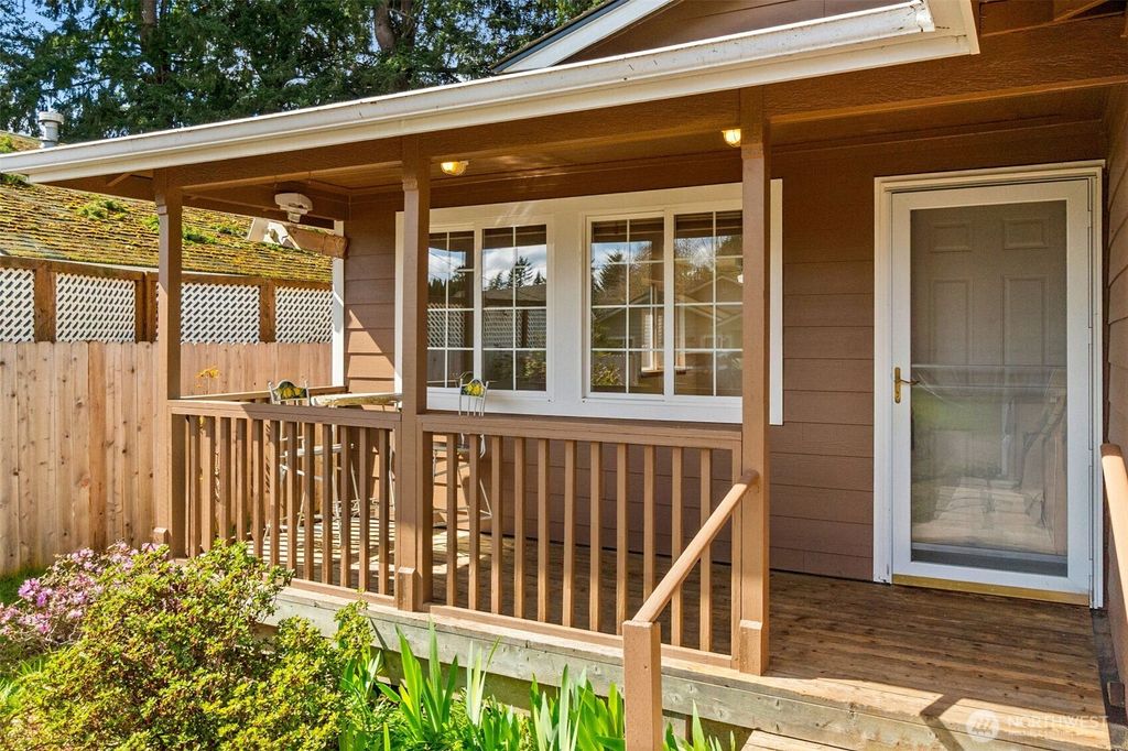 Photo of 1621 Tullis Street NE, Olympia, WA 98506 (MLS # 2499431)