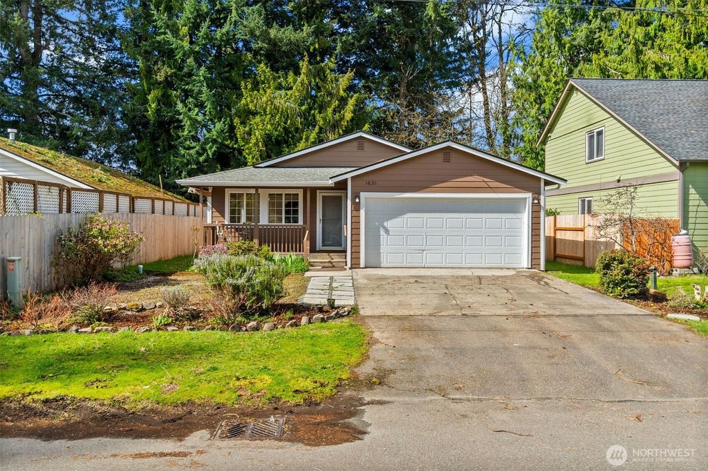 Photo of 1621 Tullis Street NE, Olympia, WA 98506 (MLS # 2499431)