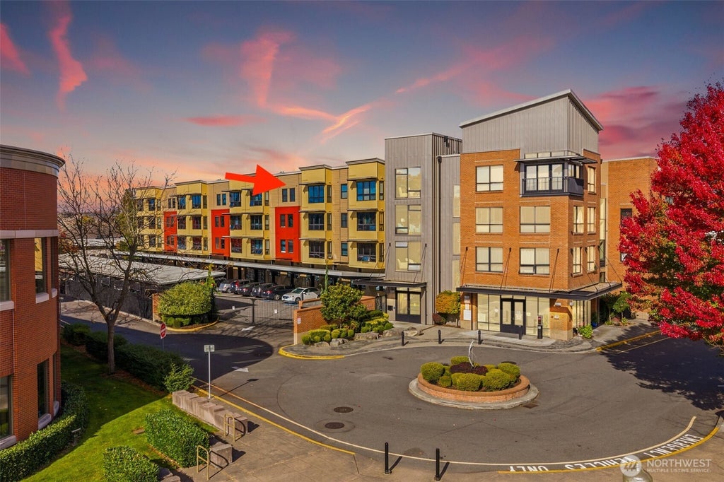 Photo of 210 W Pioneer Avenue #311, Puyallup, WA 98371 (MLS # 2593909)