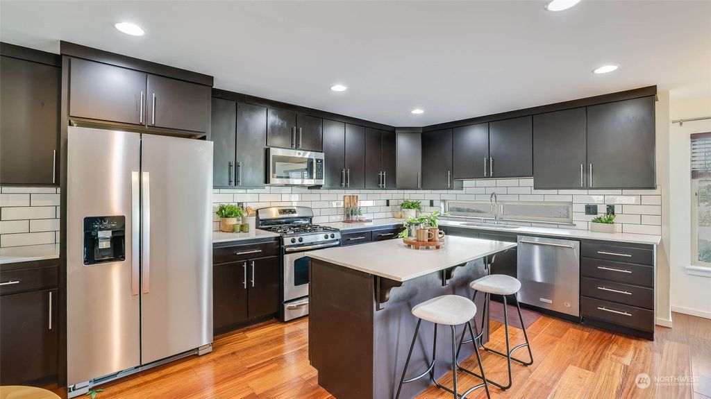 Photo of 2833 SW Yancy Street, Seattle, WA 98126 (MLS # 2188466)
