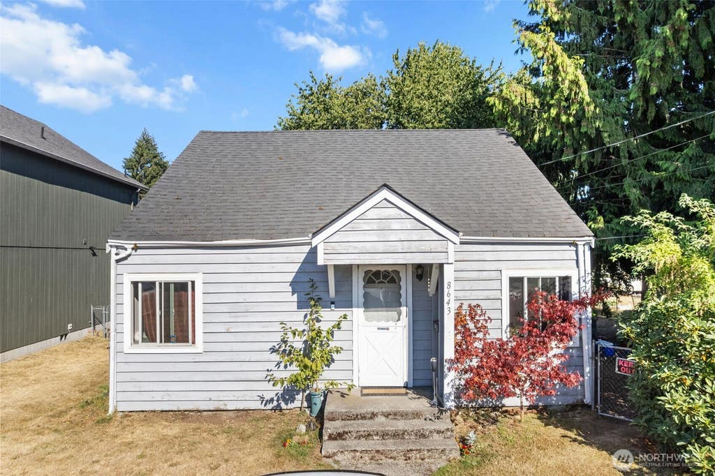 Photo of 8643 Tacoma Avenue S, Tacoma, WA 98444 (MLS # 2567038)