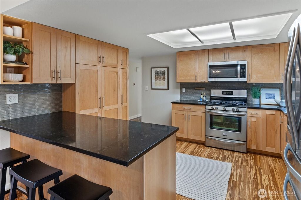 Photo of 12247 84th Avenue NE, Kirkland, WA 98034 (MLS # 2458279)