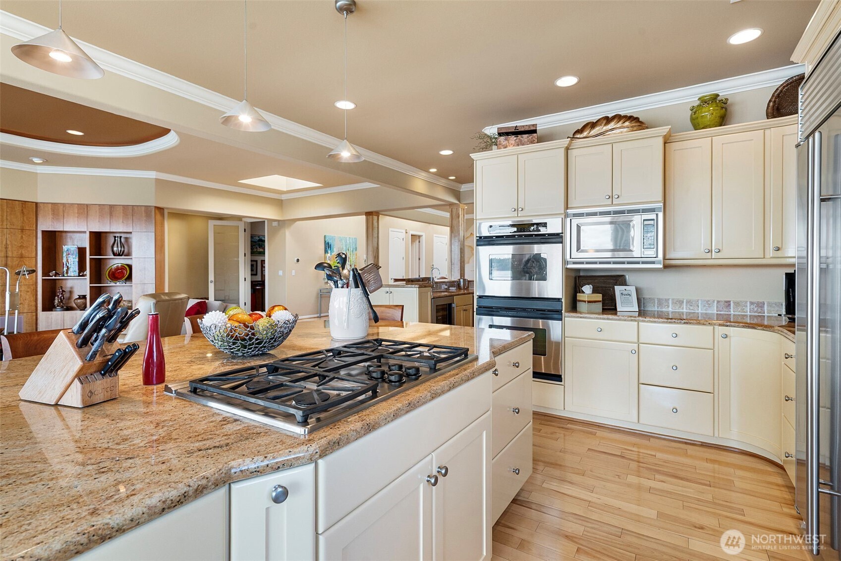 7305 Soundview Drive 702