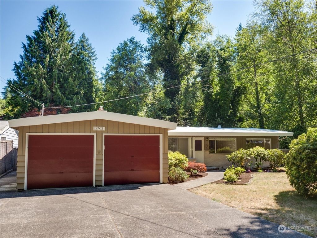 Photo of 3703 NE 180th Street, Lake Forest Park, WA 98155 (MLS # 2133461)