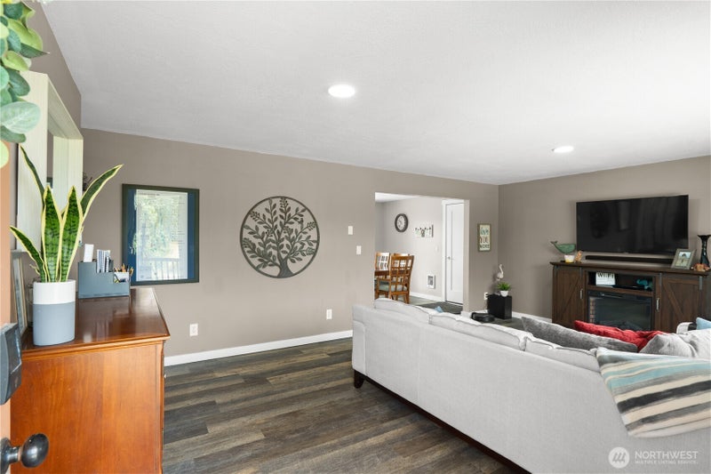 241 S Razor Clam Drive SW