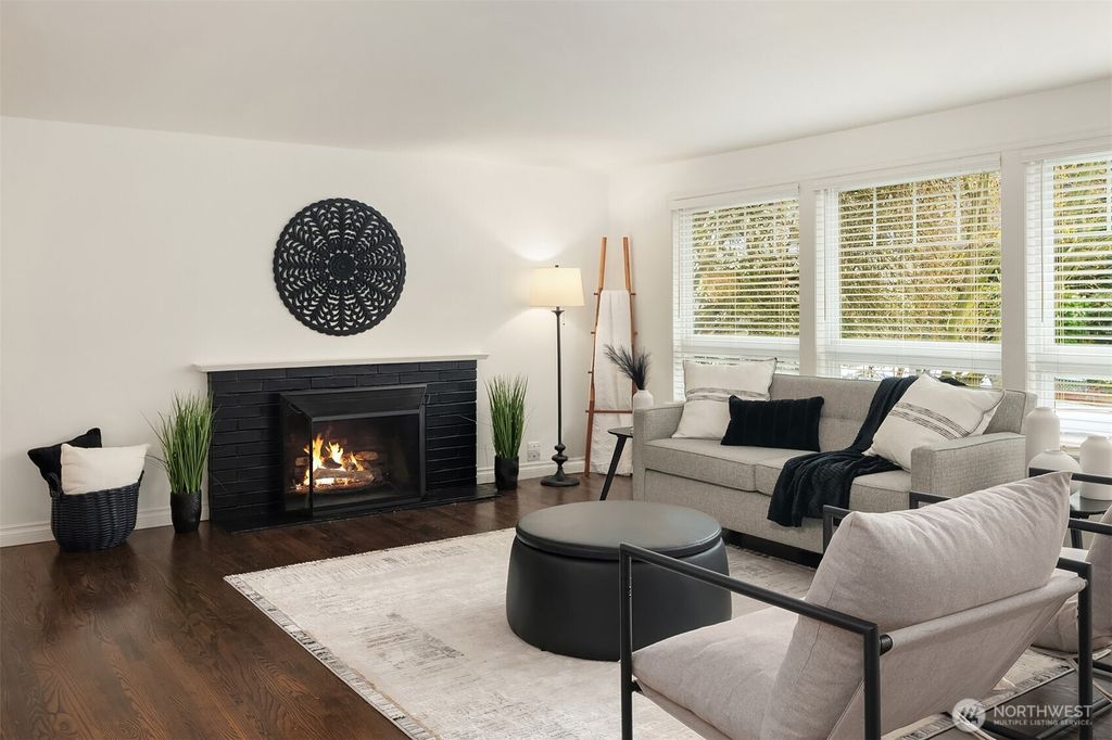 Photo of 12224 102nd Place NE, Kirkland, WA 98034 (MLS # 2346219)