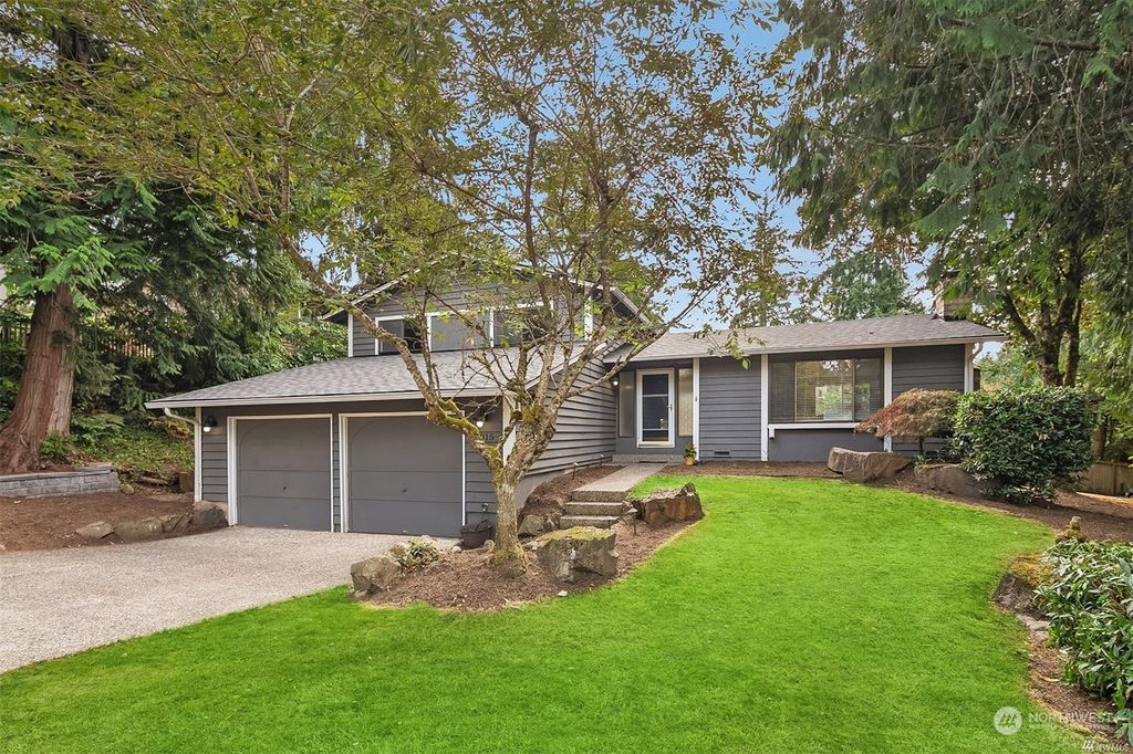 Photo of 8015 NE 121st Street, Kirkland, WA 98034 (MLS # 2043983)