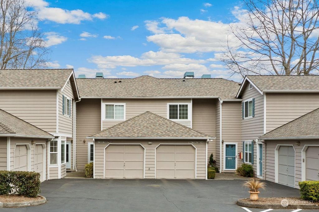 Photo of 7200 NE 171st Lane, Kenmore, WA 98028 (MLS # 2050239)
