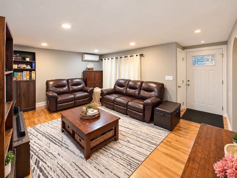 4532 The Cedars