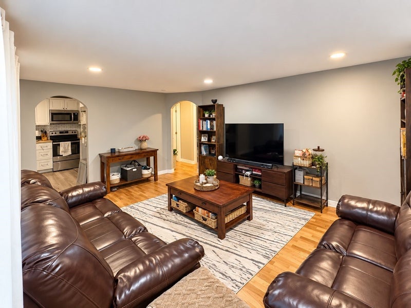 4532 The Cedars