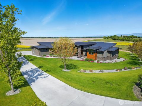 Photo of 126 Red Hawk Road Rd, Walla Walla, WA 99362 (MLS # 2381877)