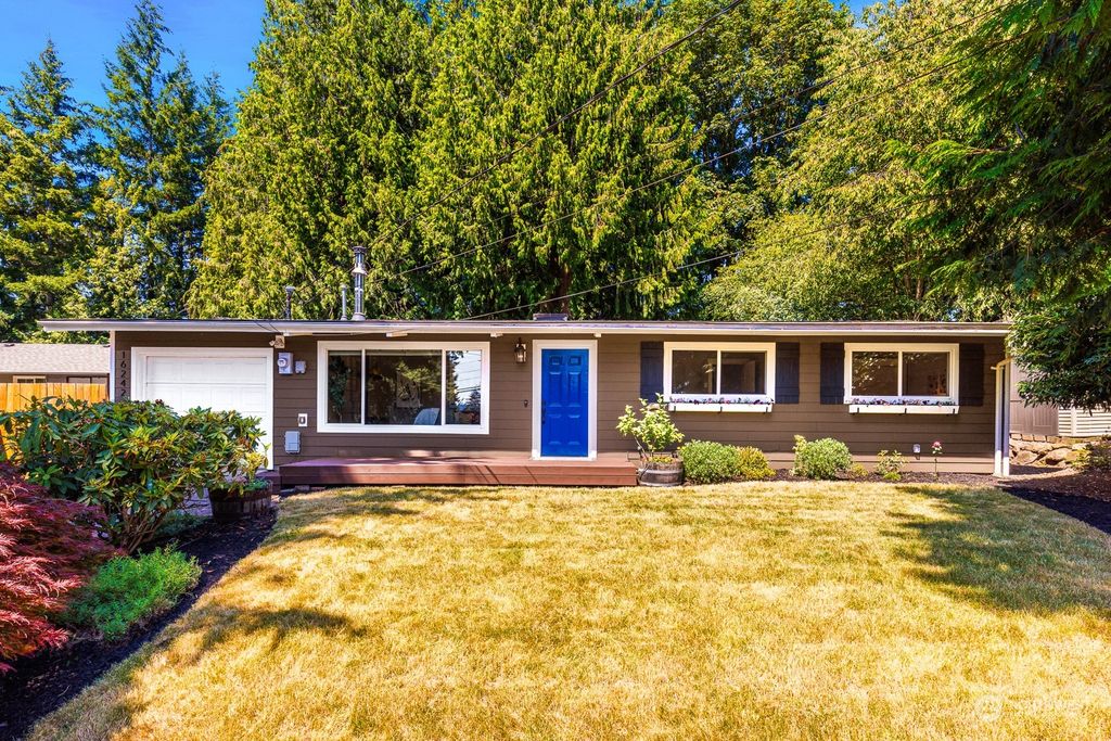 Photo of 16242 NE 99th Street, Redmond, WA 98052 (MLS # 2261480)