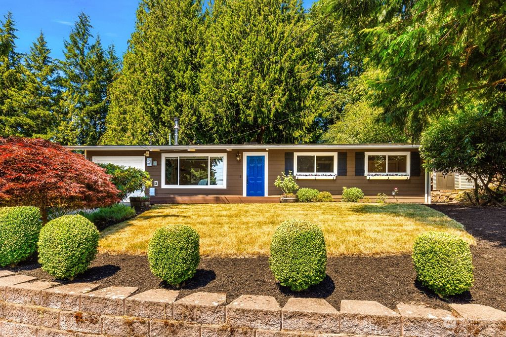 Photo of 16242 NE 99th Street, Redmond, WA 98052 (MLS # 2261480)