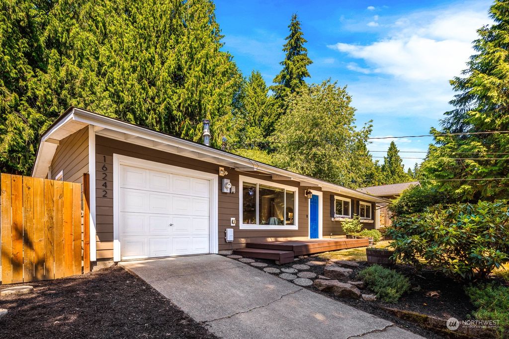 Photo of 16242 NE 99th Street, Redmond, WA 98052 (MLS # 2261480)