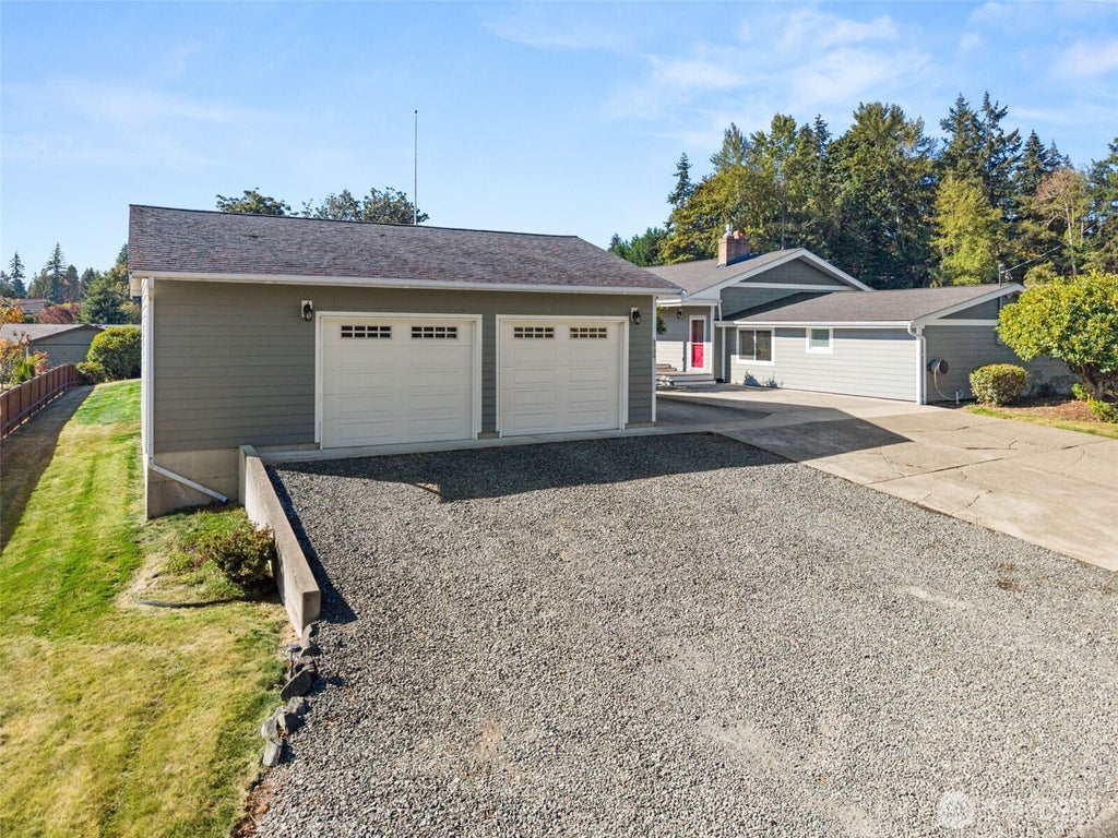 Photo of 6902 92nd Street E, Puyallup, WA 98371 (MLS # 2579492)