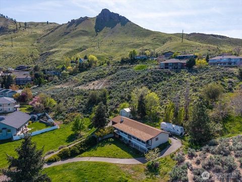 Photo of 1531 Millerdale Avenue, Wenatchee, WA 98801 (MLS # 2508340)