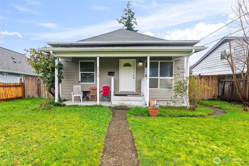 Photo of 6828 Yakima Avenue, Tacoma, WA 98408 (MLS # 2496929)
