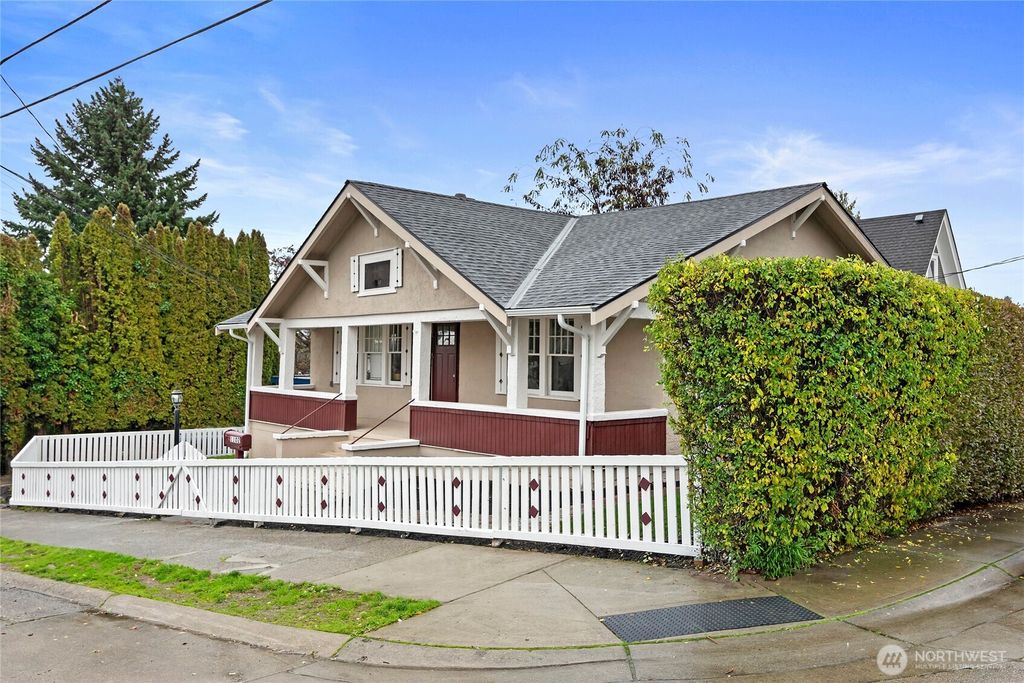 Photo of 1102 Highland Avenue, Bremerton, WA 98337 (MLS # 2459531)