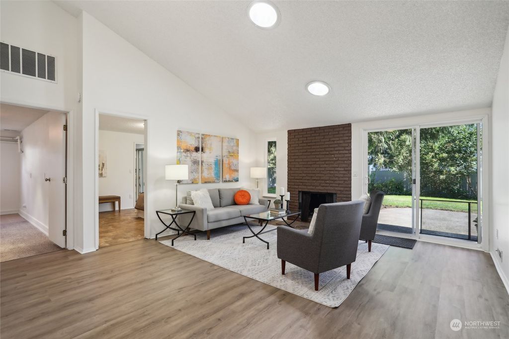 Photo of 12419 SE 318th Way, Auburn, WA 98092 (MLS # 2246545)