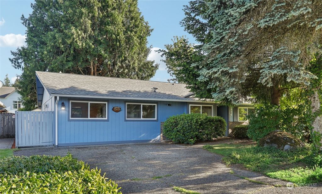 Photo of 12419 SE 318th Way, Auburn, WA 98092 (MLS # 2246545)